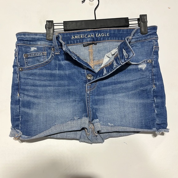American Eagle Ne(x)t Level Stretch Hi-Rise Shortie Medium Wash Denim Shorts 10 - Picture 4 of 9